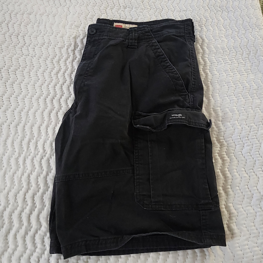 Wrangler Relaxed Fit Cargo Shorts Size 38 - Picture 11 of 11